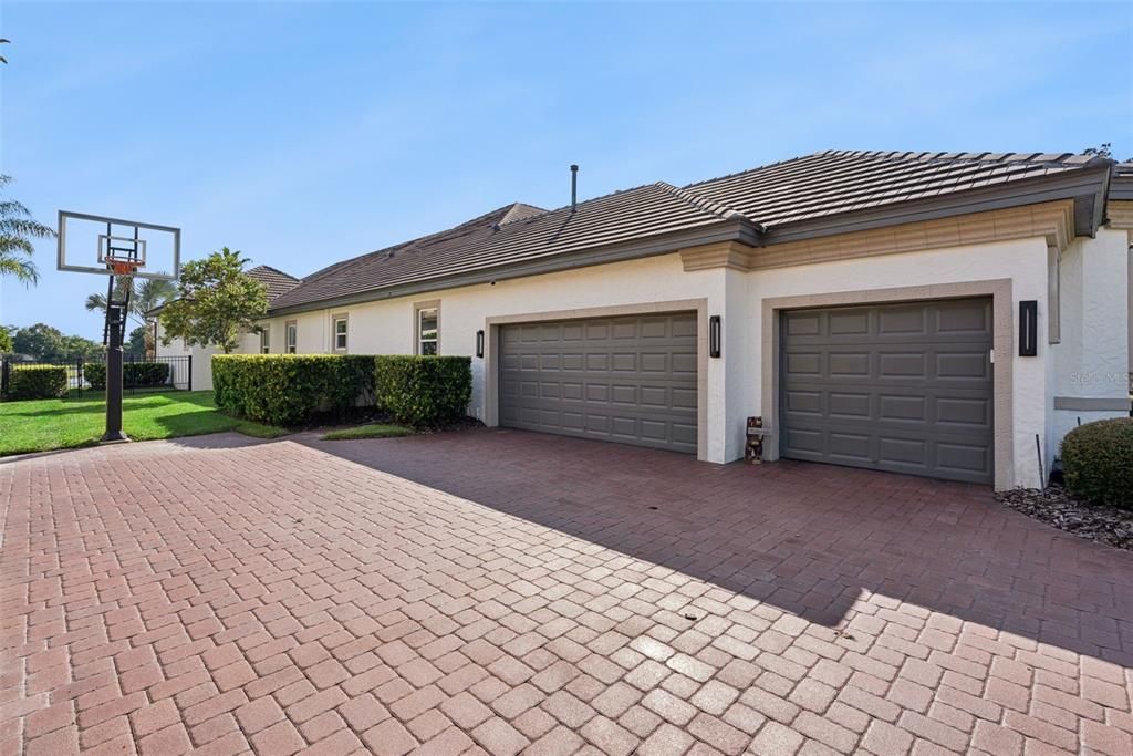 For Sale: $1,849,000 (4 beds, 4 baths, 4604 Square Feet)