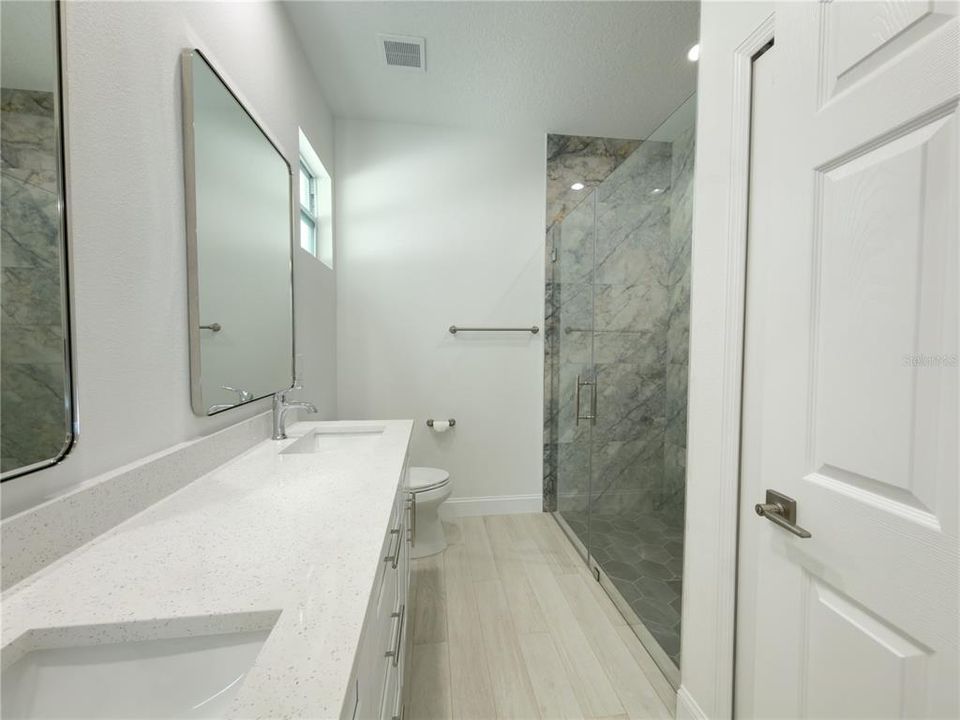 En Venta: $410,000 (3 camas, 2 baños, 1388 Pies cuadrados)