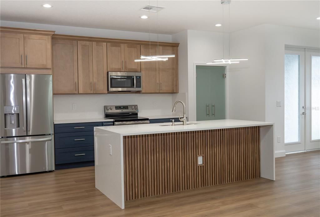 En Venta: $410,000 (3 camas, 2 baños, 1388 Pies cuadrados)