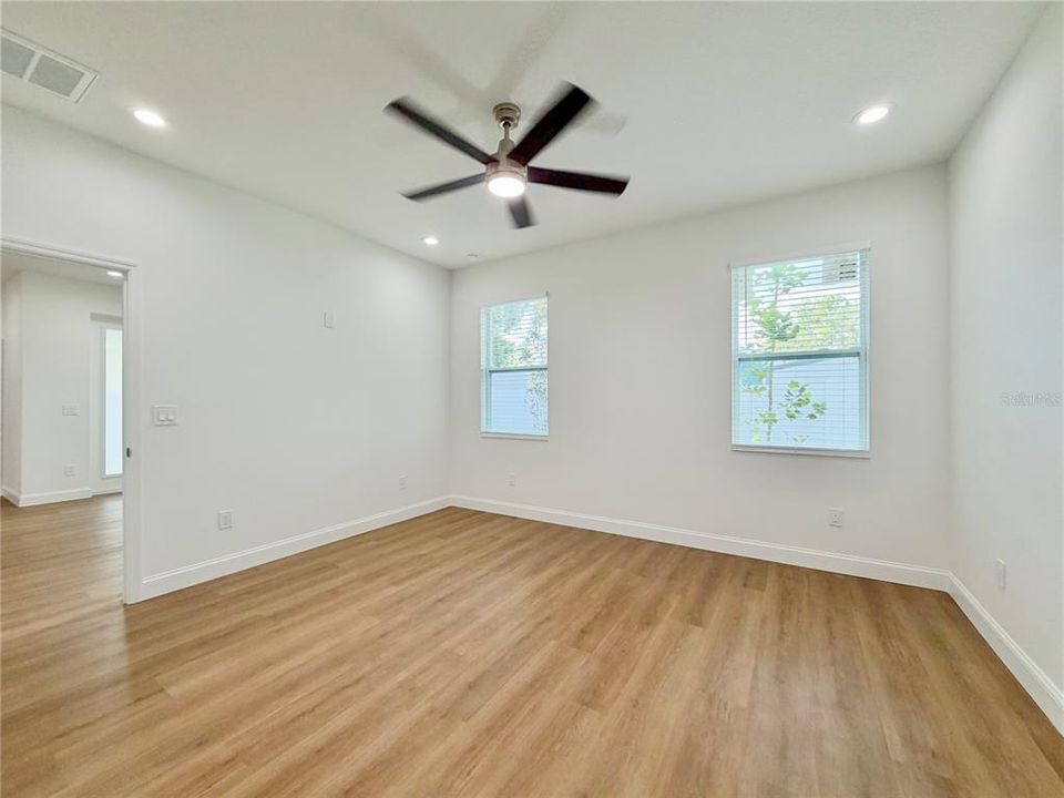 En Venta: $410,000 (3 camas, 2 baños, 1388 Pies cuadrados)