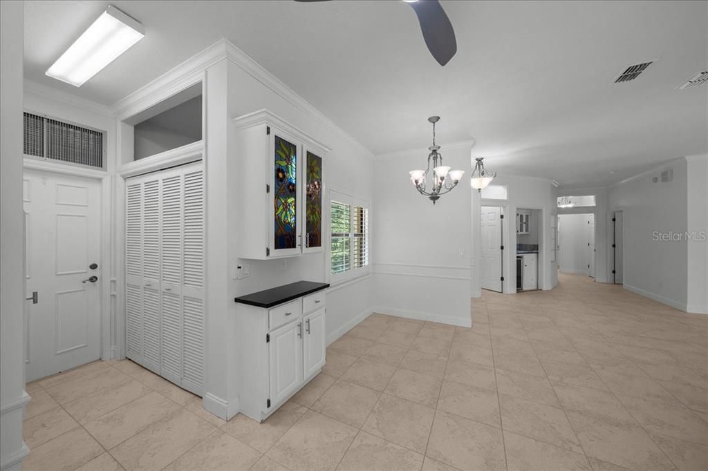 For Rent: $3,400 (3 beds, 2 baths, 2350 Square Feet)