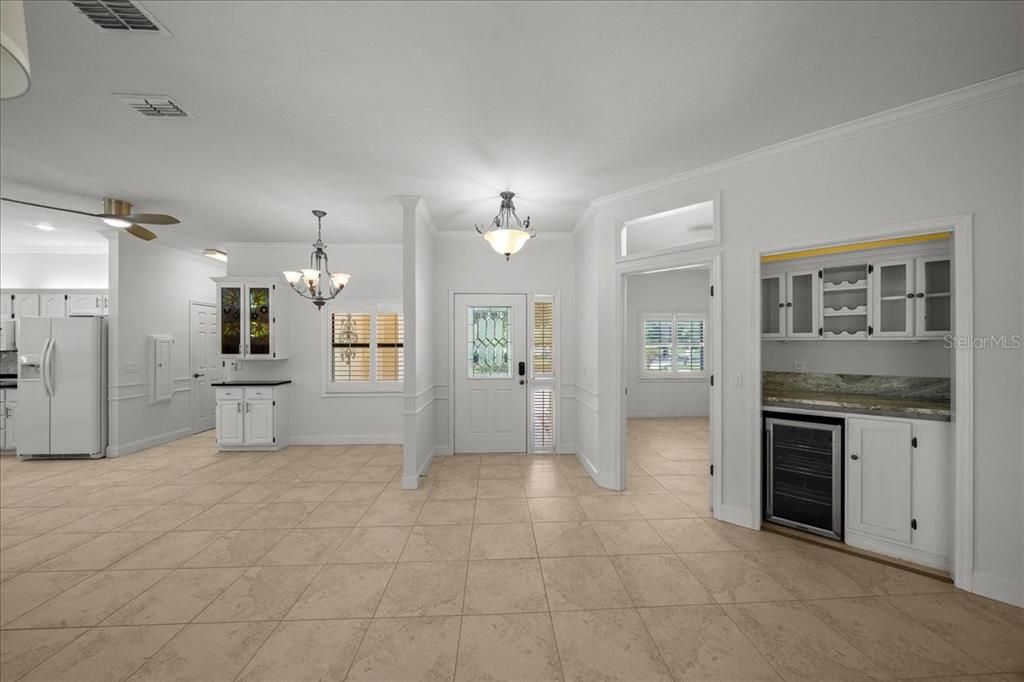 For Rent: $3,400 (3 beds, 2 baths, 2350 Square Feet)