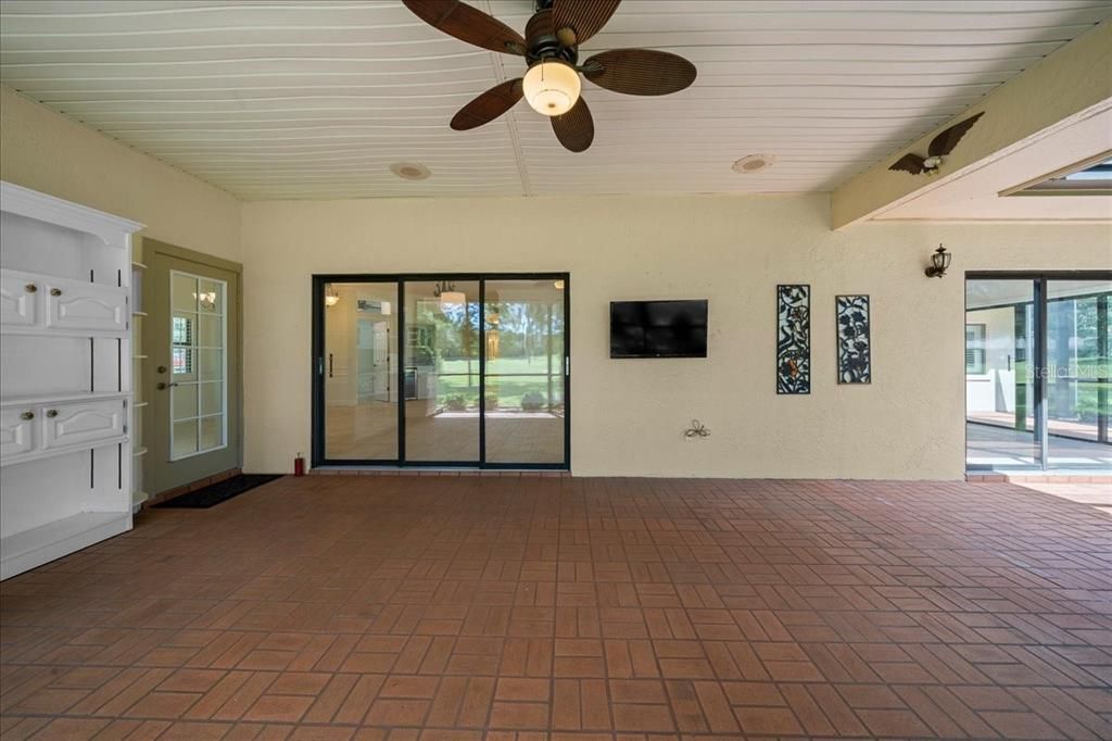 For Rent: $3,400 (3 beds, 2 baths, 2350 Square Feet)