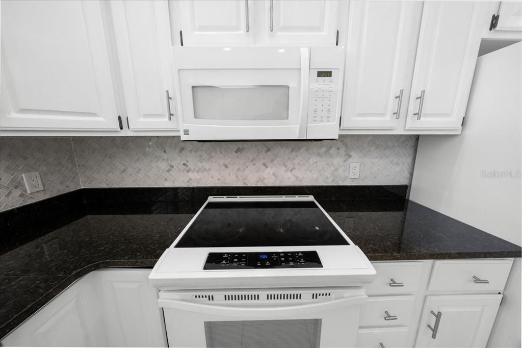 For Rent: $3,400 (3 beds, 2 baths, 2350 Square Feet)