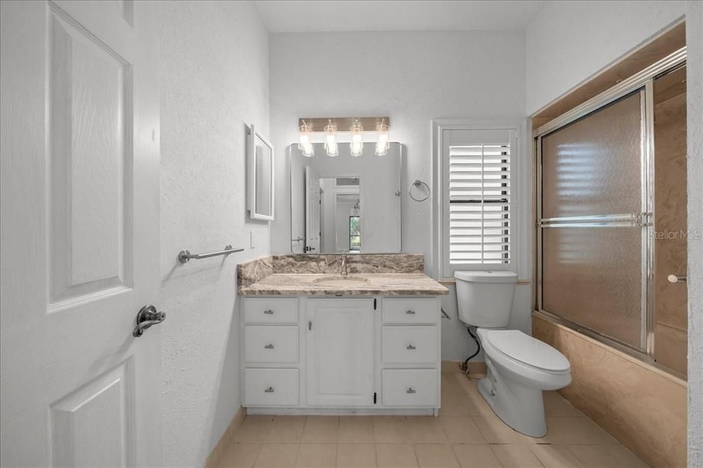 For Rent: $3,400 (3 beds, 2 baths, 2350 Square Feet)