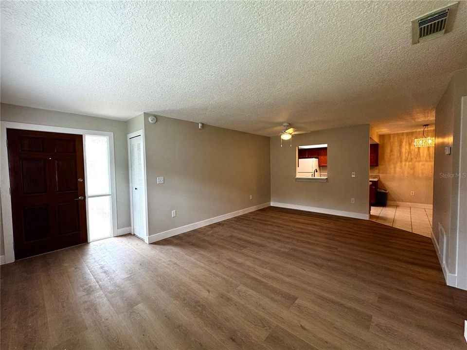 В аренду: $2,100 (3 спален, 2 ванн, 1174 Квадратных фут)