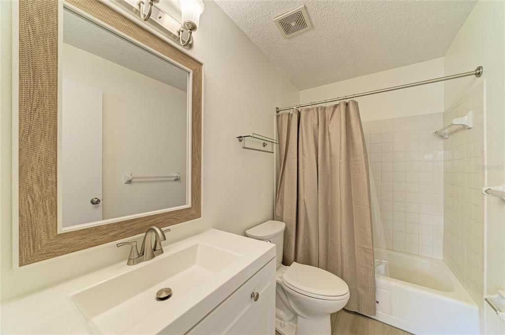 В аренду: $1,650 (2 спален, 2 ванн, 914 Квадратных фут)