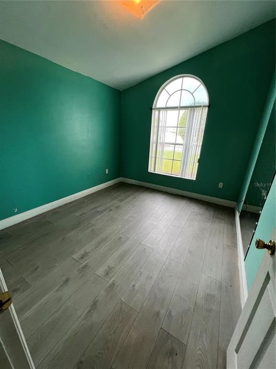 For Sale: $279,900 (3 beds, 2 baths, 1374 Square Feet)
