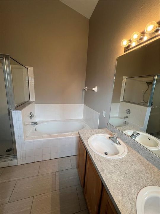 For Sale: $279,900 (3 beds, 2 baths, 1374 Square Feet)