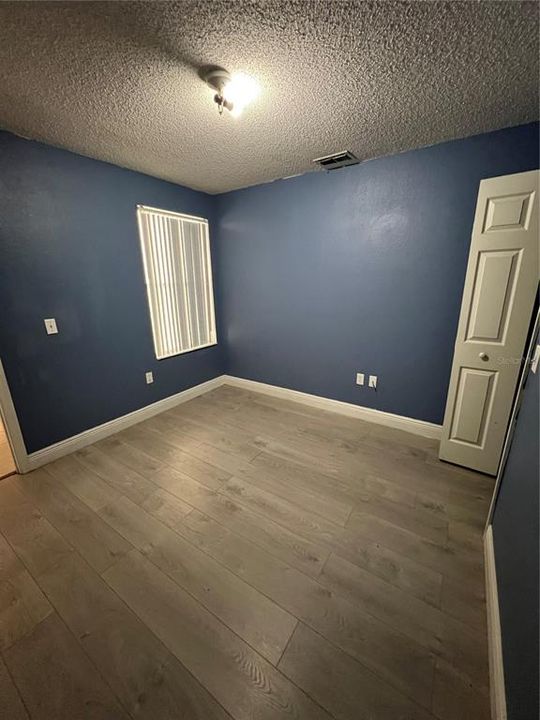 For Sale: $279,900 (3 beds, 2 baths, 1374 Square Feet)