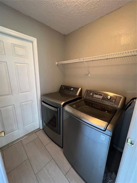For Sale: $279,900 (3 beds, 2 baths, 1374 Square Feet)