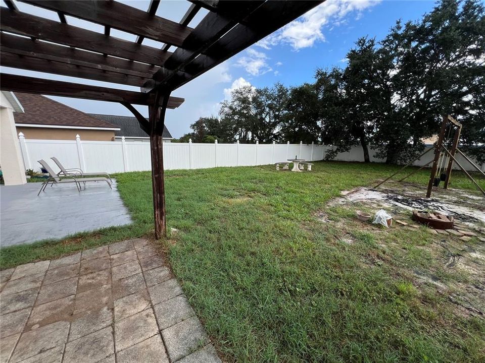 For Sale: $279,900 (3 beds, 2 baths, 1374 Square Feet)