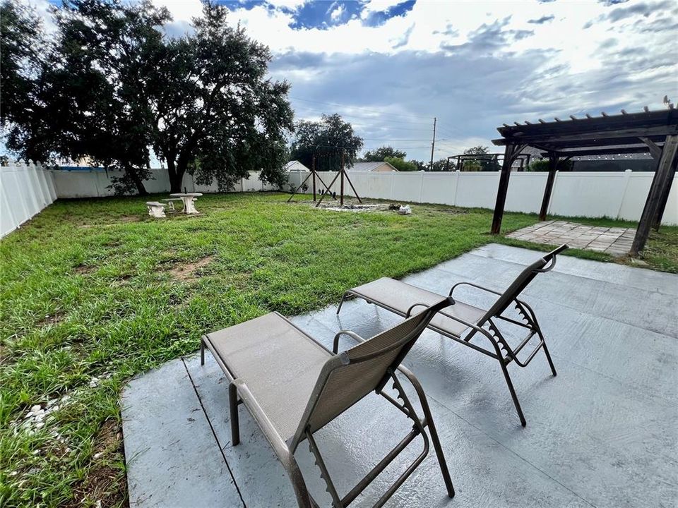 For Sale: $279,900 (3 beds, 2 baths, 1374 Square Feet)