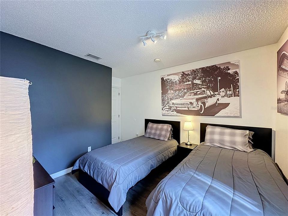 For Sale: $369,000 (4 beds, 3 baths, 1542 Square Feet)