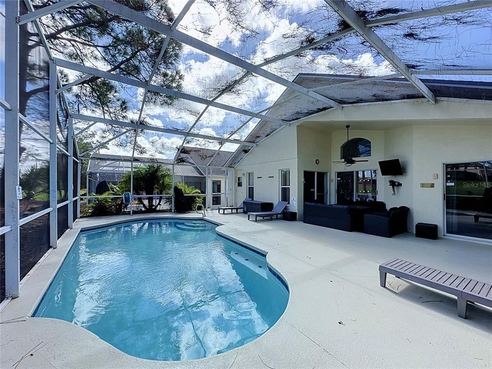 For Sale: $369,000 (4 beds, 3 baths, 1542 Square Feet)