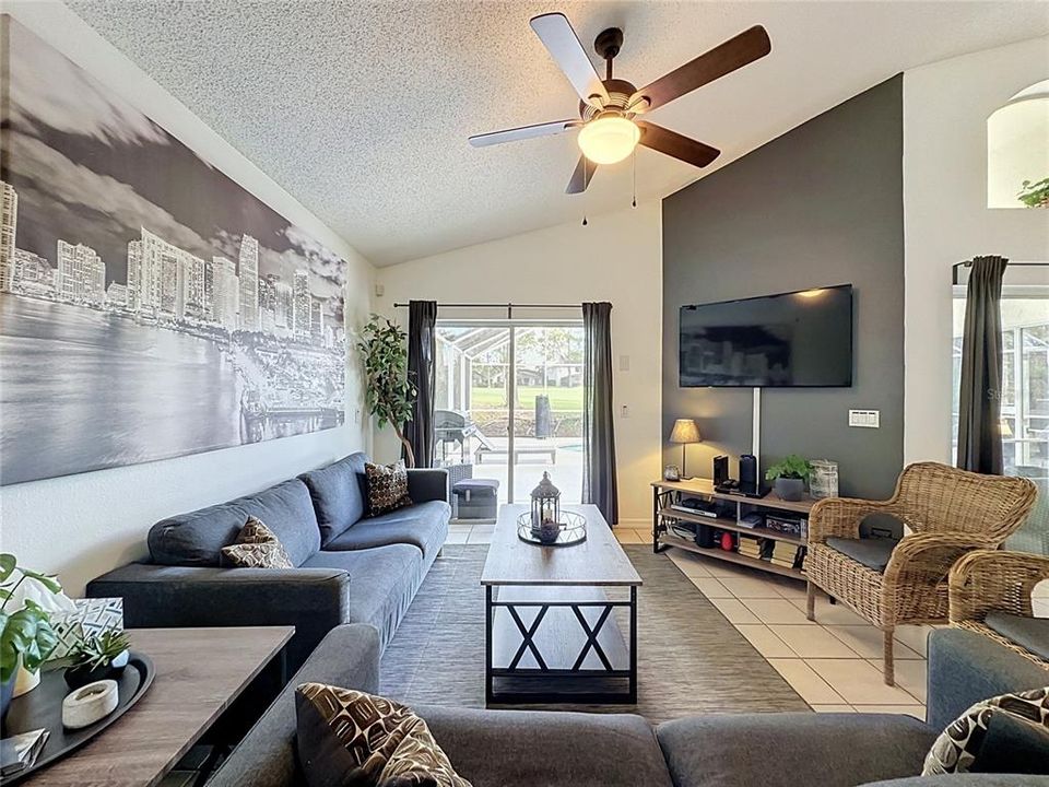 For Sale: $369,000 (4 beds, 3 baths, 1542 Square Feet)