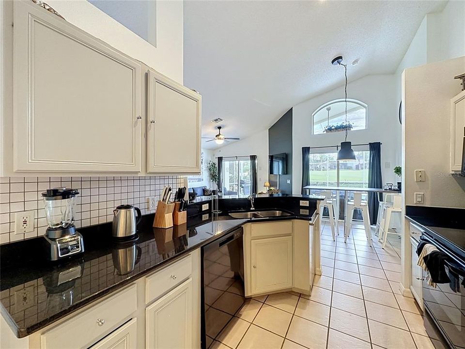For Sale: $369,000 (4 beds, 3 baths, 1542 Square Feet)