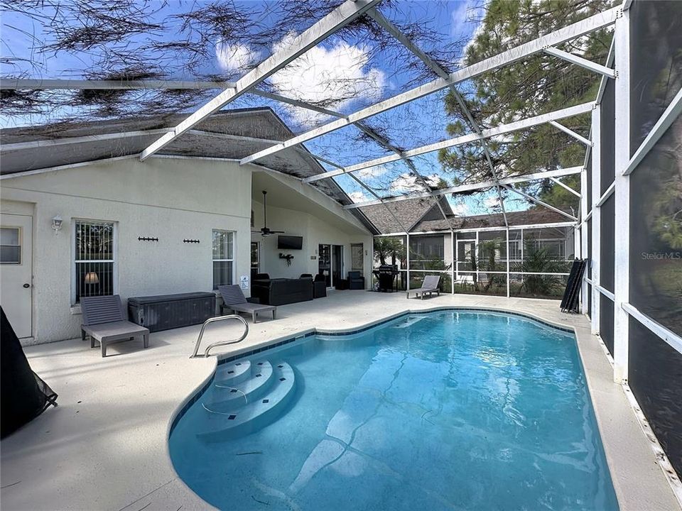 For Sale: $369,000 (4 beds, 3 baths, 1542 Square Feet)
