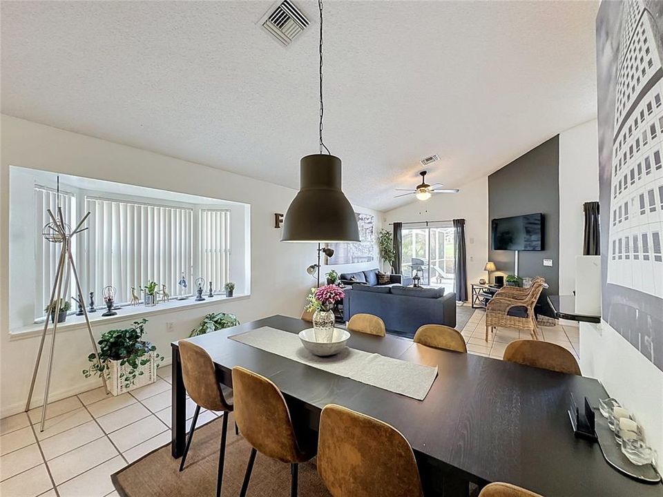 For Sale: $369,000 (4 beds, 3 baths, 1542 Square Feet)