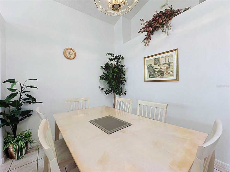 For Sale: $479,999 (5 beds, 4 baths, 2136 Square Feet)