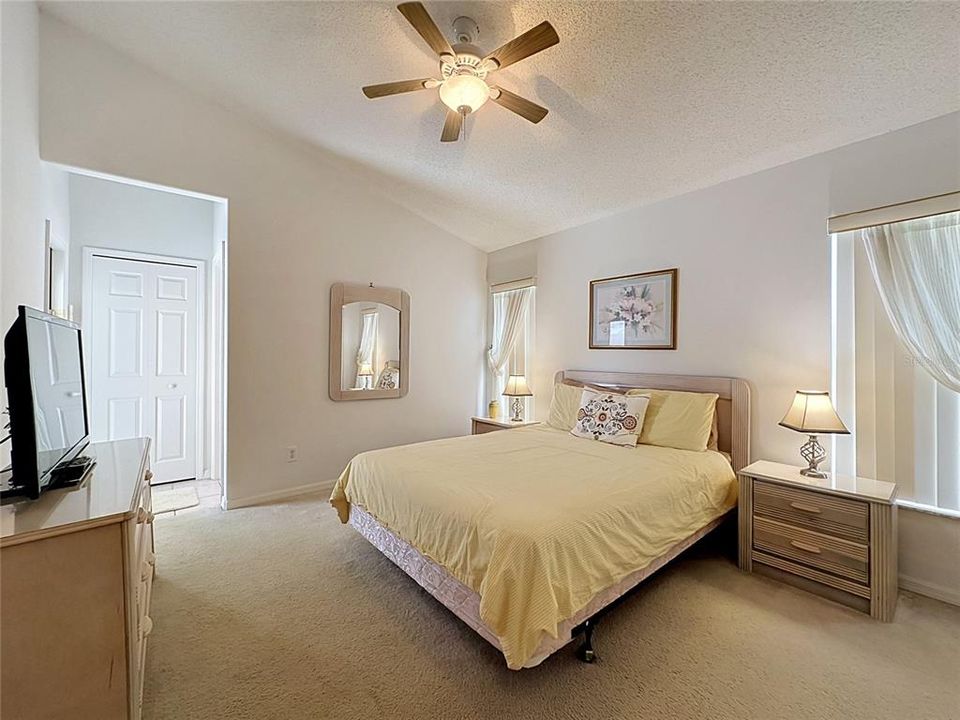 For Sale: $479,999 (5 beds, 4 baths, 2136 Square Feet)