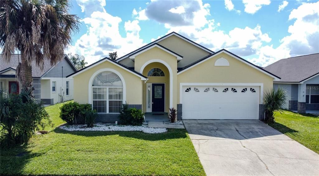 For Sale: $479,999 (5 beds, 4 baths, 2136 Square Feet)