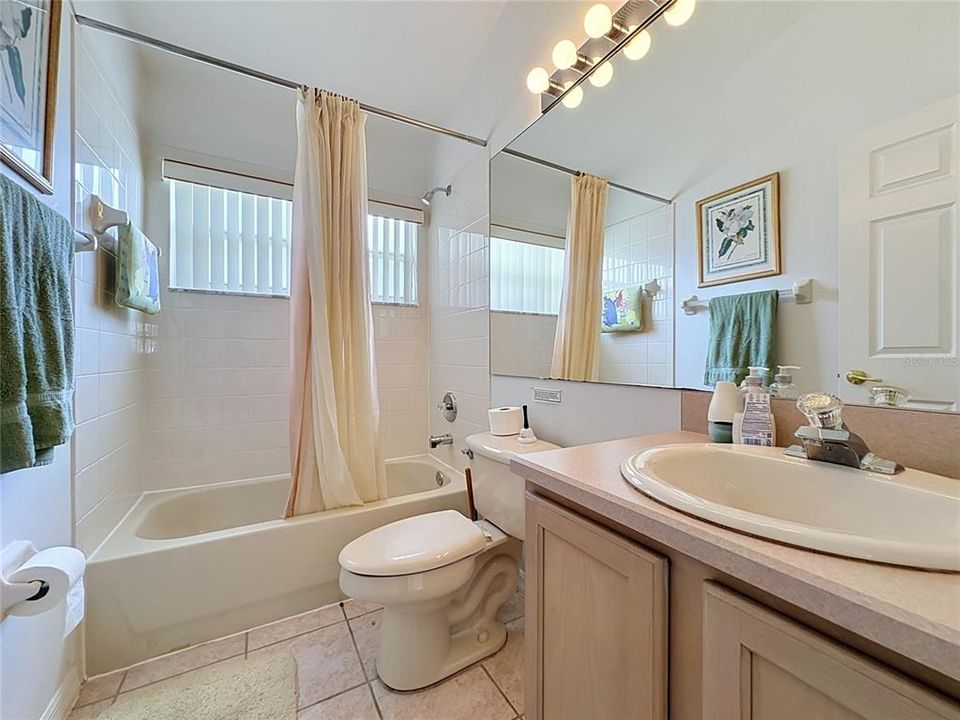 For Sale: $479,999 (5 beds, 4 baths, 2136 Square Feet)