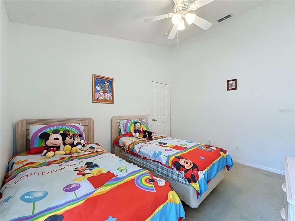 For Sale: $479,999 (5 beds, 4 baths, 2136 Square Feet)