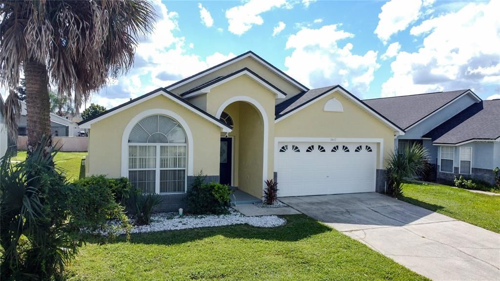 For Sale: $479,999 (5 beds, 4 baths, 2136 Square Feet)