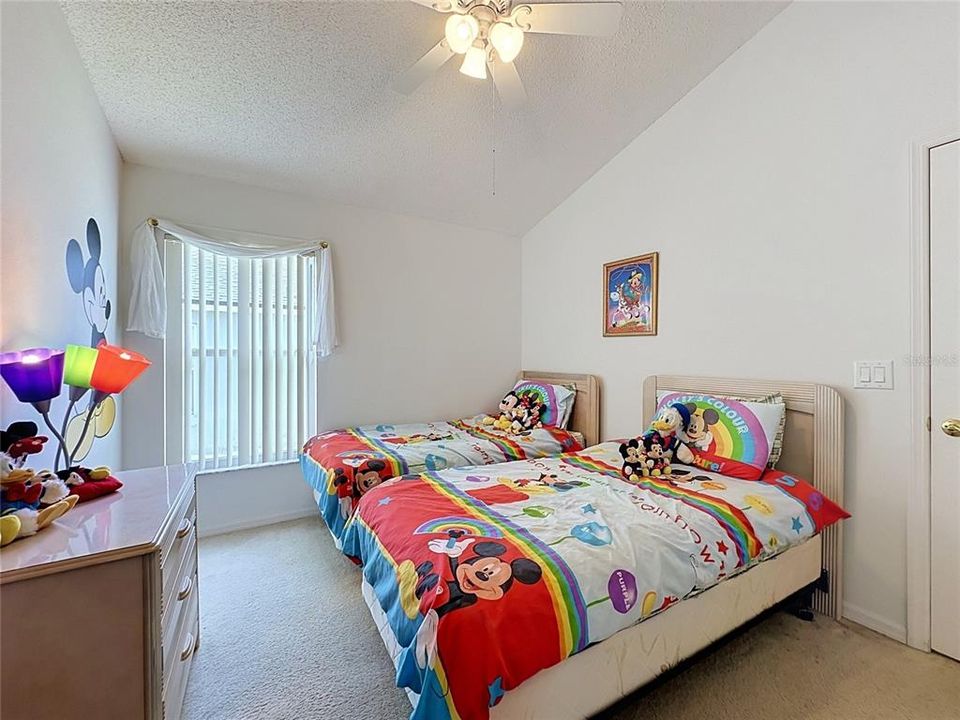 For Sale: $479,999 (5 beds, 4 baths, 2136 Square Feet)