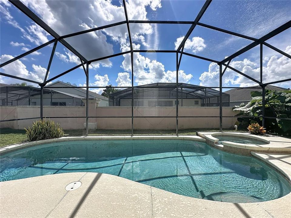 For Sale: $479,999 (5 beds, 4 baths, 2136 Square Feet)