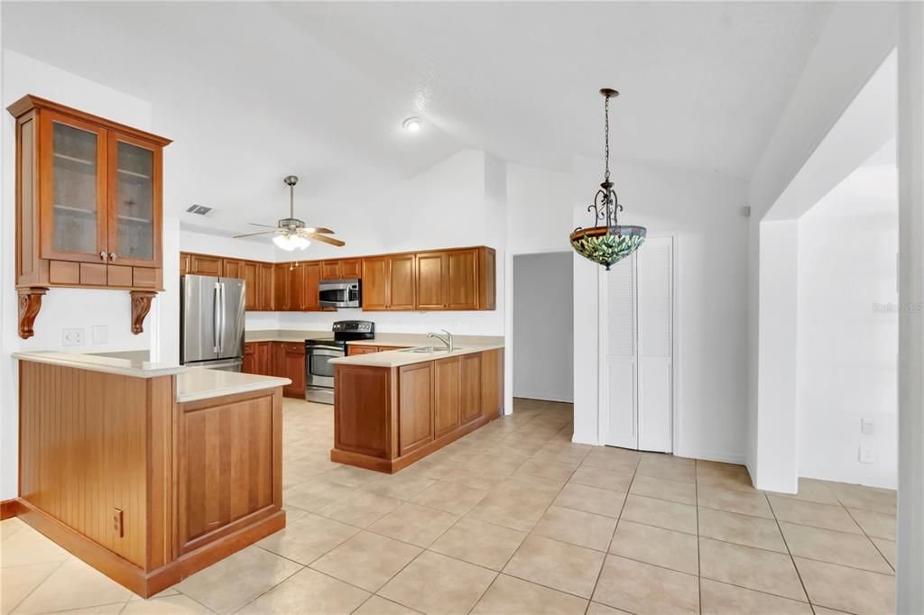 For Sale: $669,900 (4 beds, 2 baths, 2495 Square Feet)