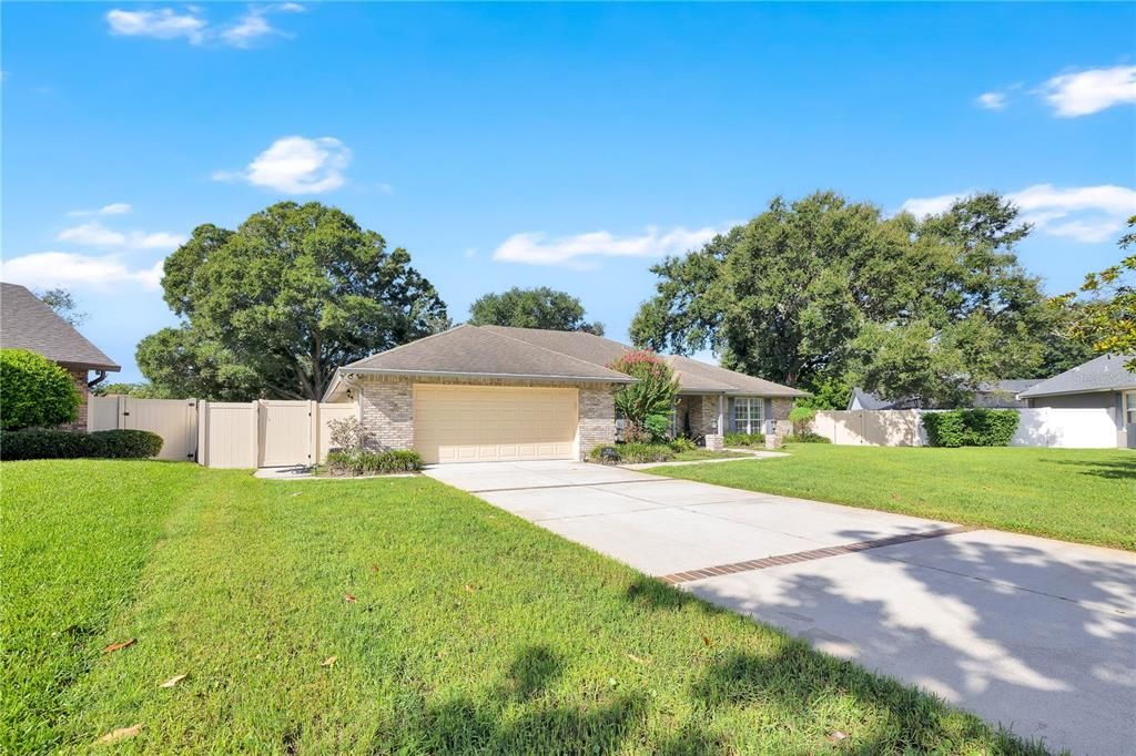 For Sale: $669,900 (4 beds, 2 baths, 2495 Square Feet)