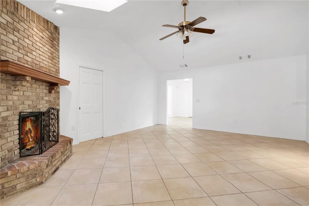 For Sale: $669,900 (4 beds, 2 baths, 2495 Square Feet)