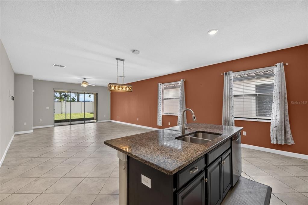 For Sale: $355,000 (3 beds, 2 baths, 1752 Square Feet)
