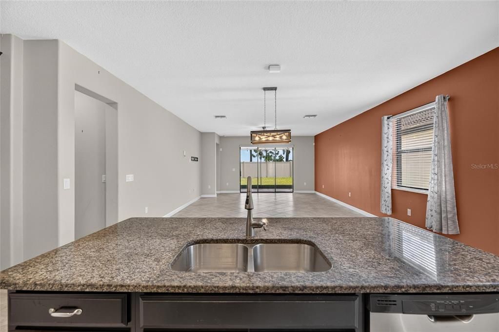 For Sale: $355,000 (3 beds, 2 baths, 1752 Square Feet)