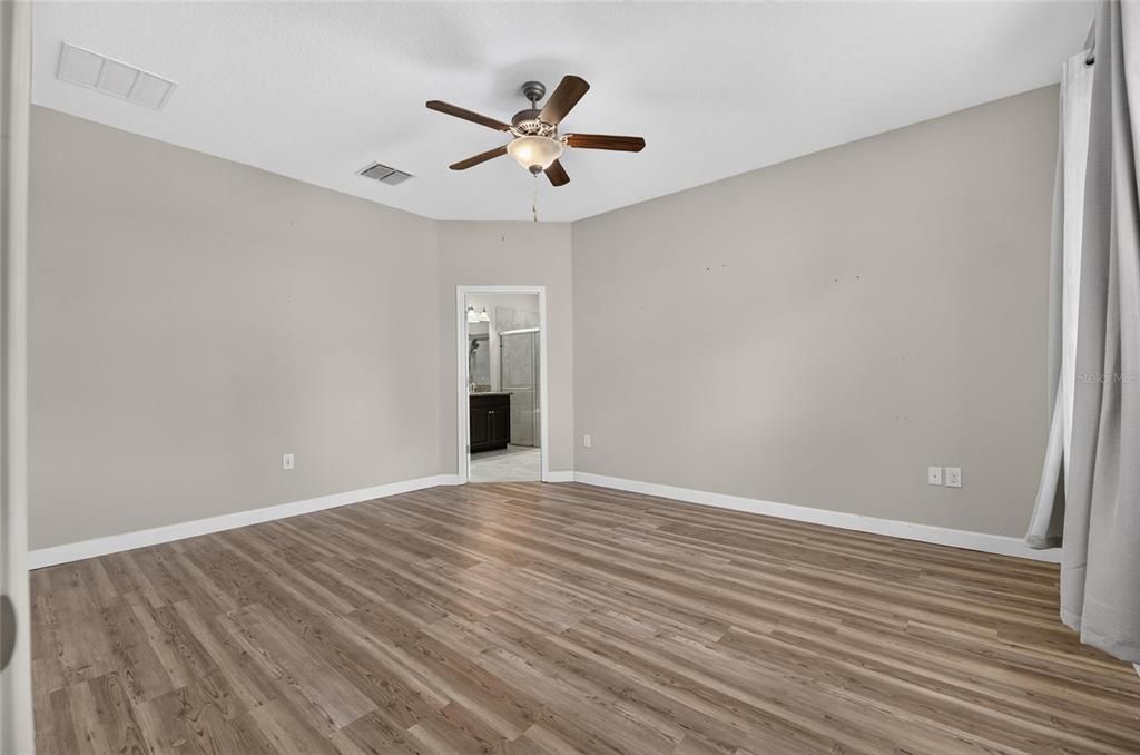 For Sale: $355,000 (3 beds, 2 baths, 1752 Square Feet)