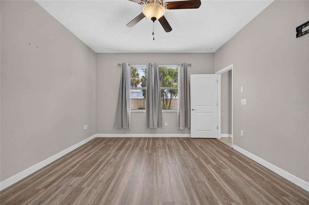 For Sale: $355,000 (3 beds, 2 baths, 1752 Square Feet)