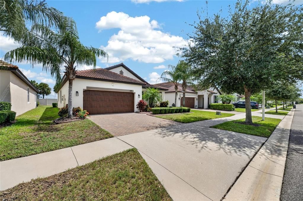 For Sale: $355,000 (3 beds, 2 baths, 1752 Square Feet)