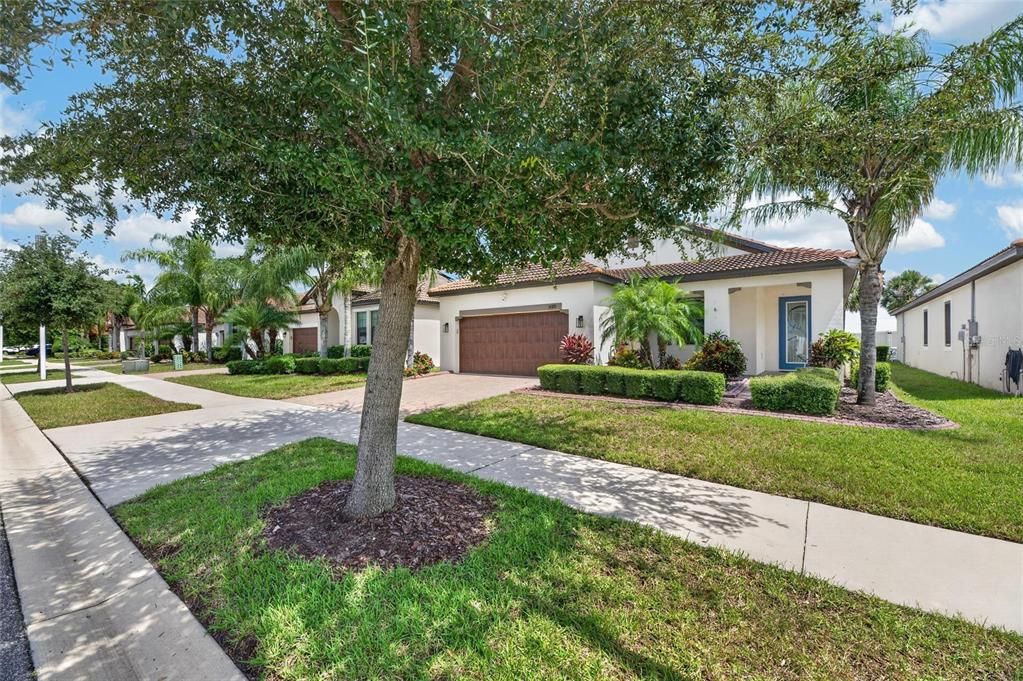 For Sale: $355,000 (3 beds, 2 baths, 1752 Square Feet)