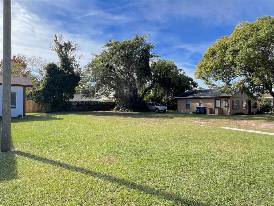 待售: $450,000 (0.11 acres)