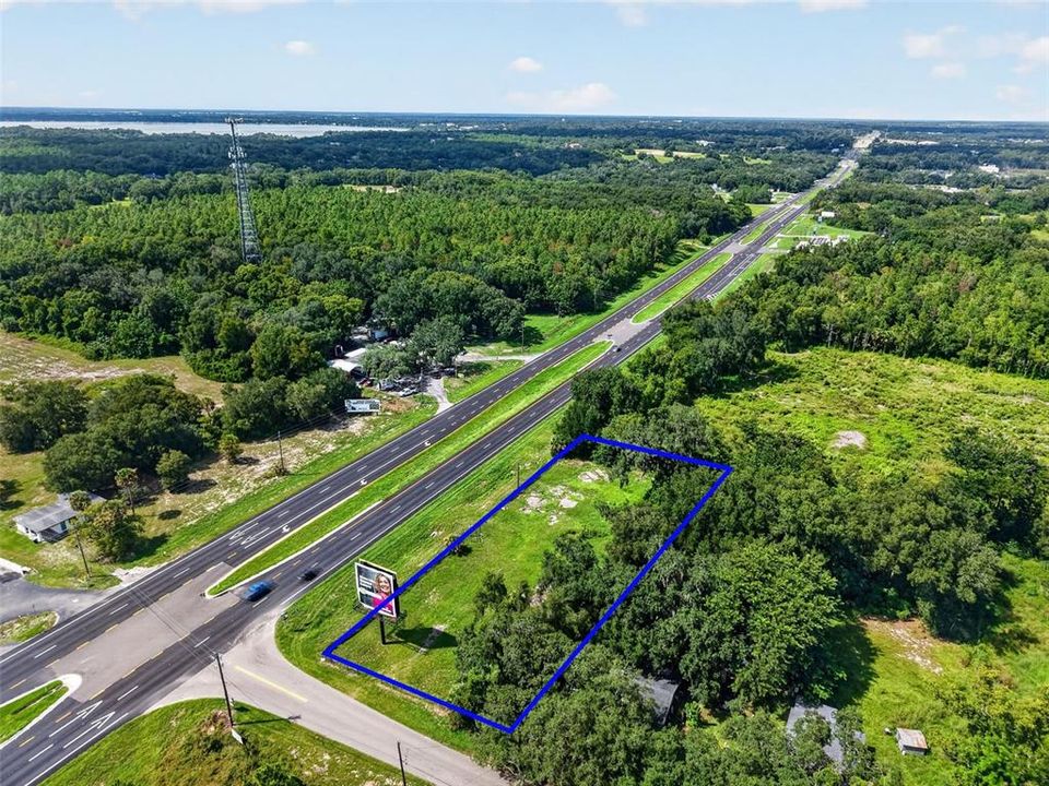 En Venta: $290,000 (0.74 acres)