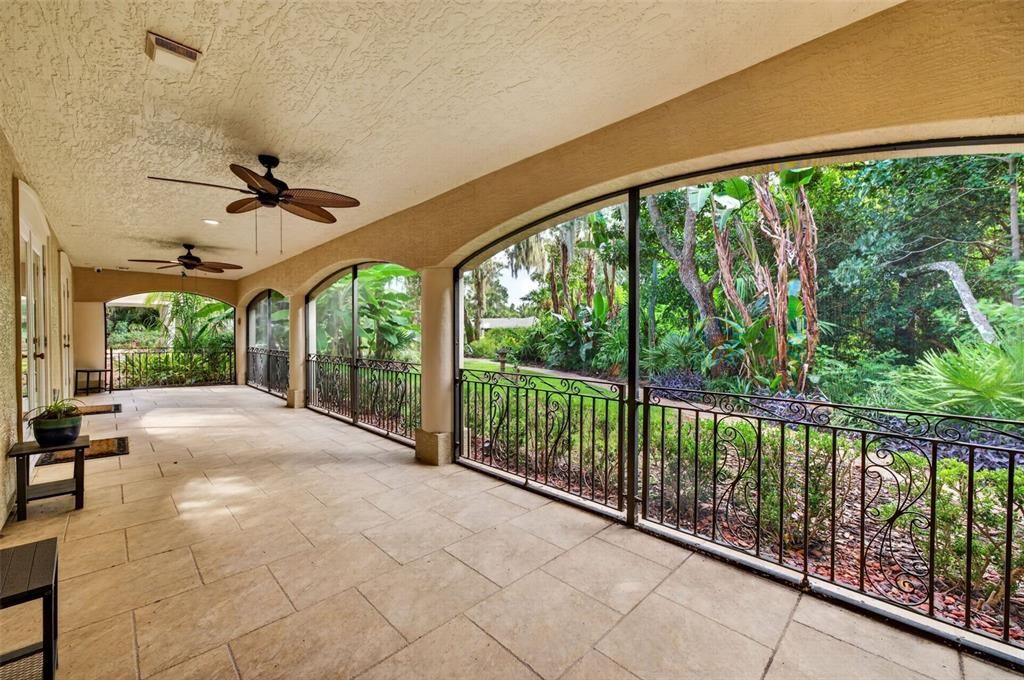 For Sale: $1,690,000 (5 beds, 5 baths, 5825 Square Feet)