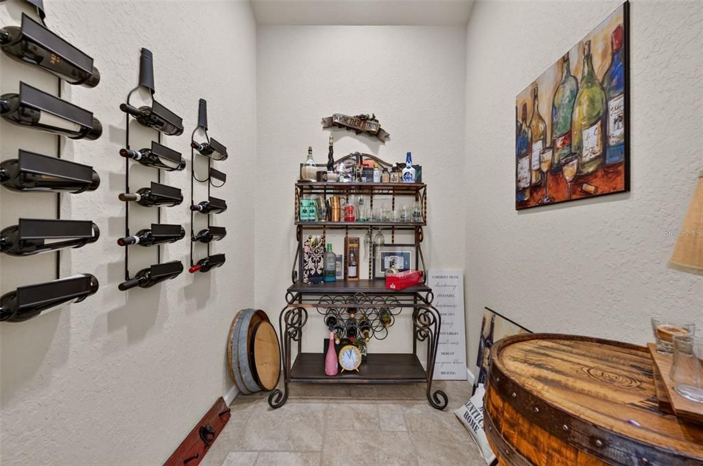 For Sale: $1,690,000 (5 beds, 5 baths, 5825 Square Feet)