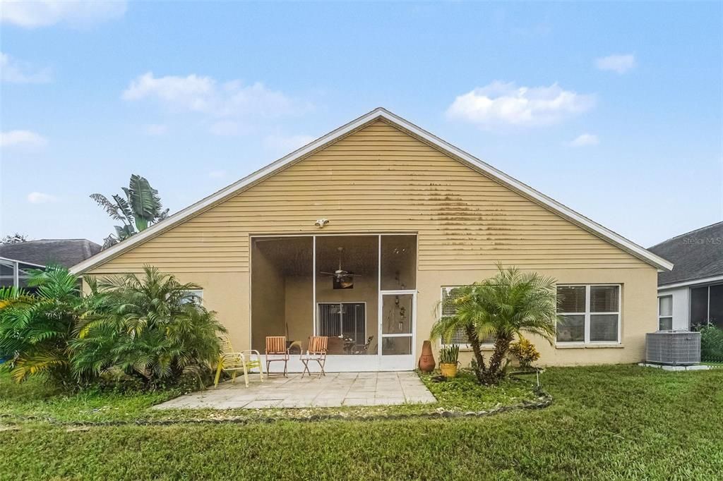 En Venta: $465,000 (4 camas, 2 baños, 1946 Pies cuadrados)