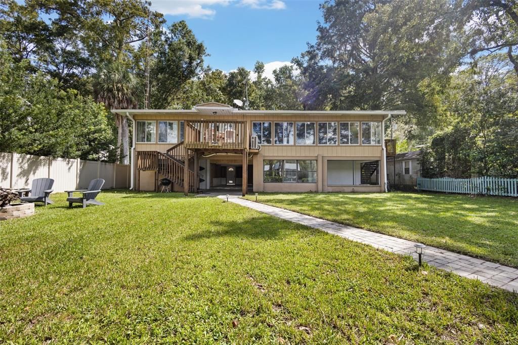 En Venta: $720,000 (3 camas, 3 baños, 1980 Pies cuadrados)