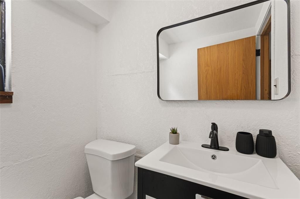 En Venta: $720,000 (3 camas, 3 baños, 1980 Pies cuadrados)