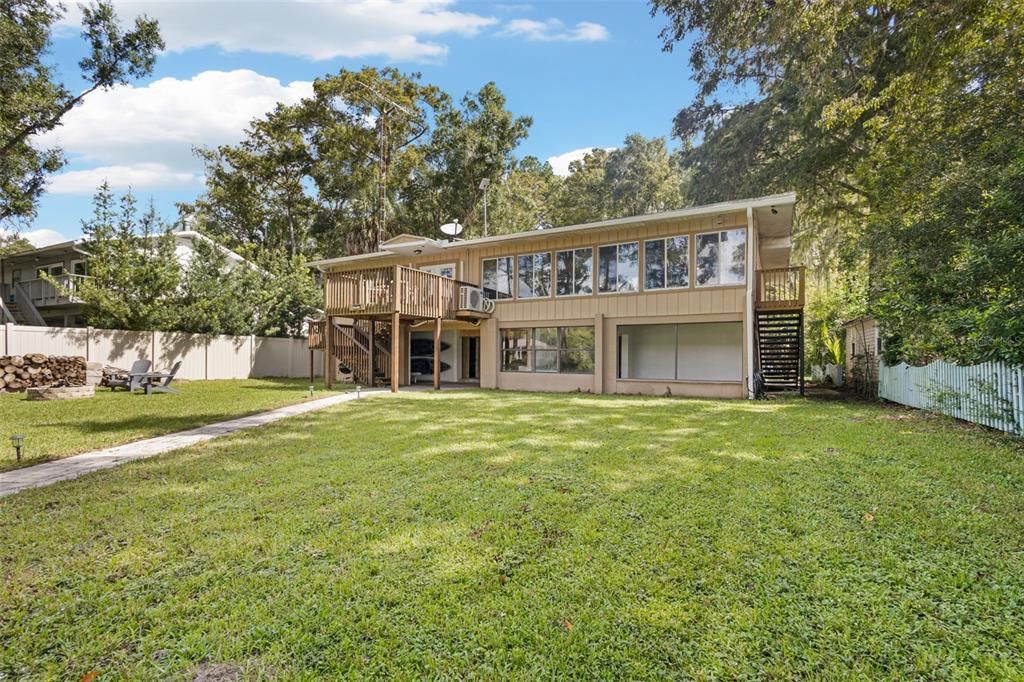 En Venta: $720,000 (3 camas, 3 baños, 1980 Pies cuadrados)