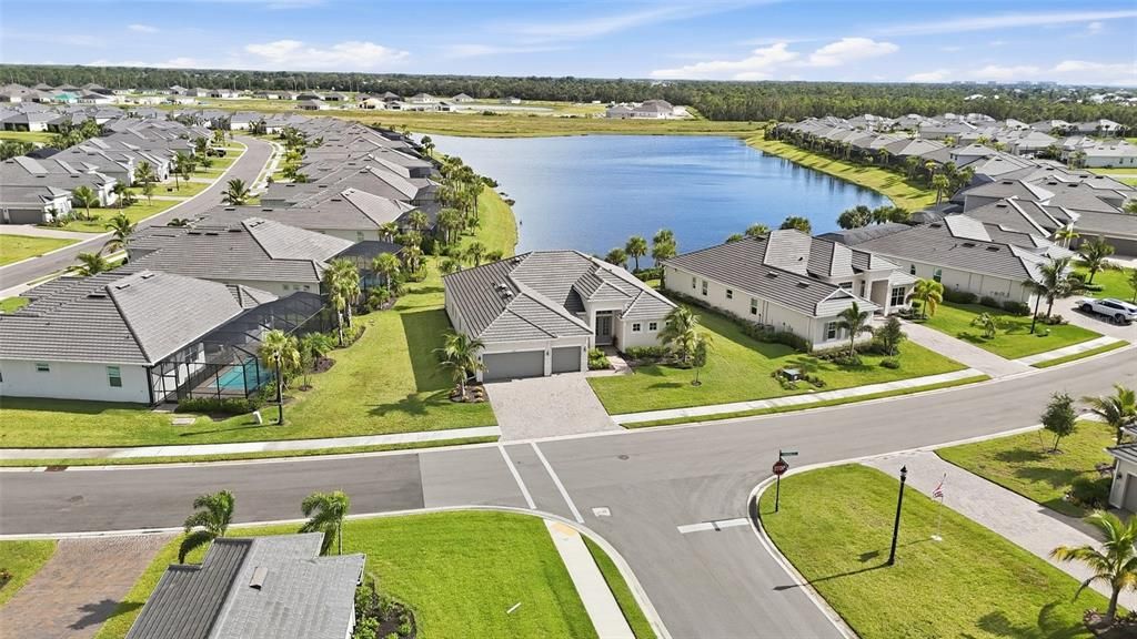 For Sale: $639,900 (3 beds, 3 baths, 2633 Square Feet)