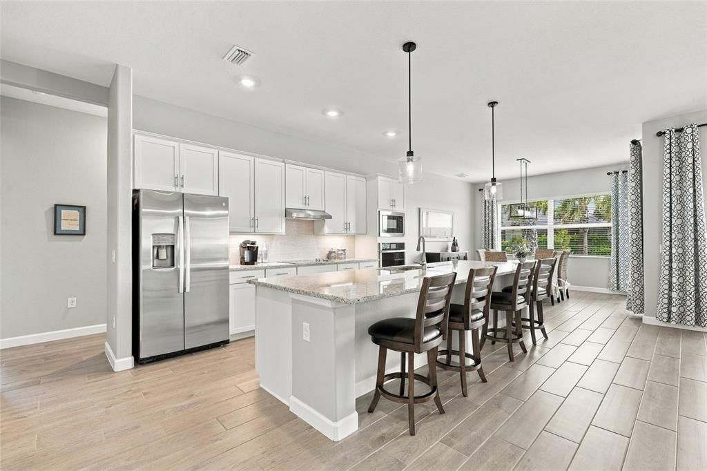 For Sale: $639,900 (3 beds, 3 baths, 2633 Square Feet)